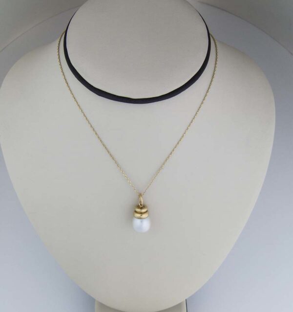 10 mm south sea pearl pendant with gold bale