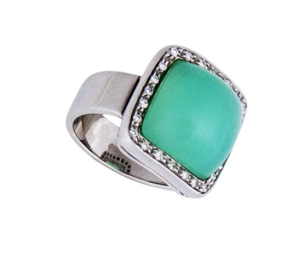 18kt wide chalcedony ring