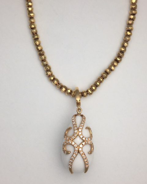 White agate with 18k scroll diamond pave